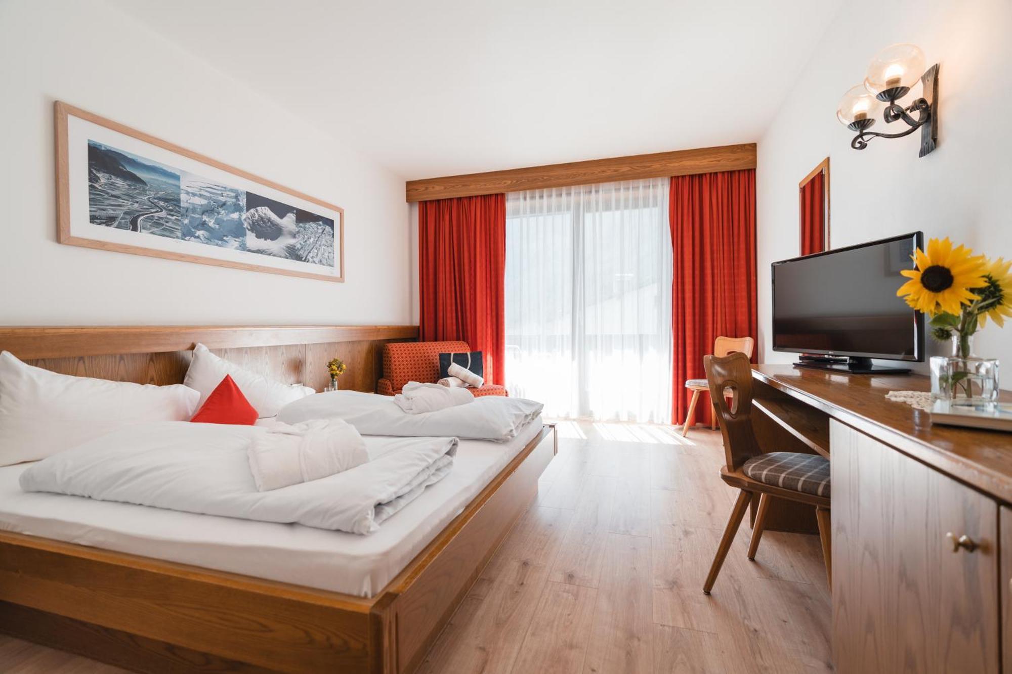 Smart Hotel Firn Madonna  ภายนอก รูปภาพ